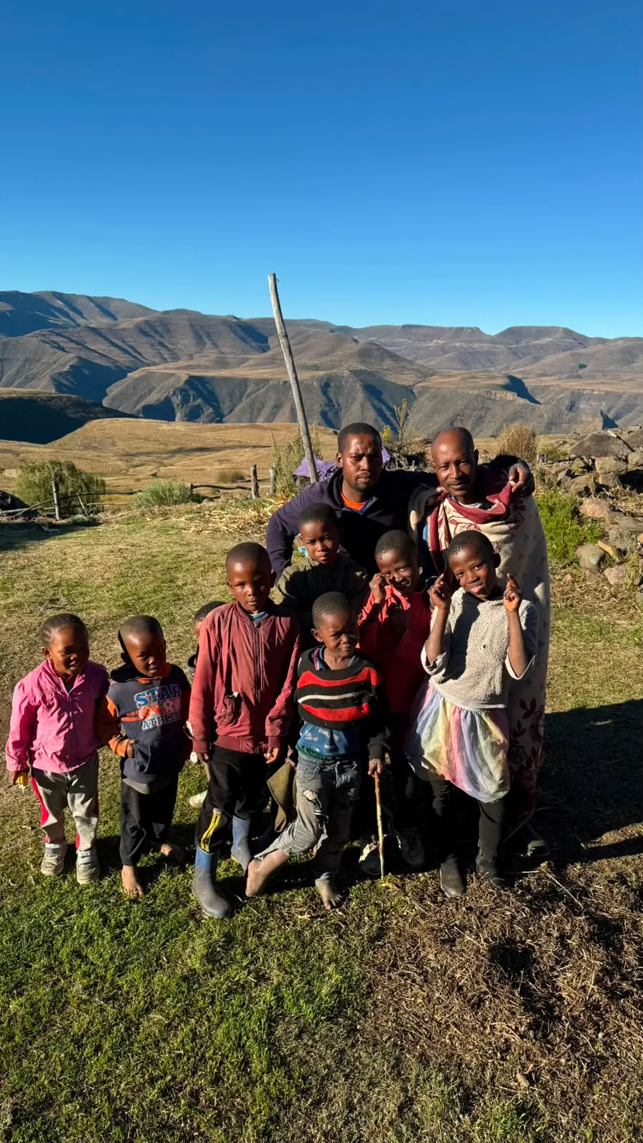 Familie in den Bergen Lesothos